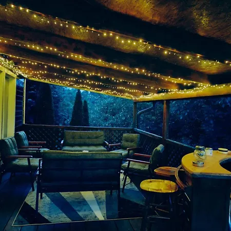 Alen - National Park Retreat - With Garden & Terrace * كولين فاكوف
